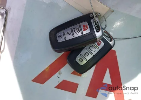 2013 Hyundai Veloster Turbo W/Black z USA, uszkodzony, nr VIN KMHTC6AEXDU172287